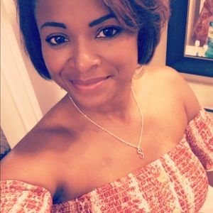 Meet your Posher, Camille